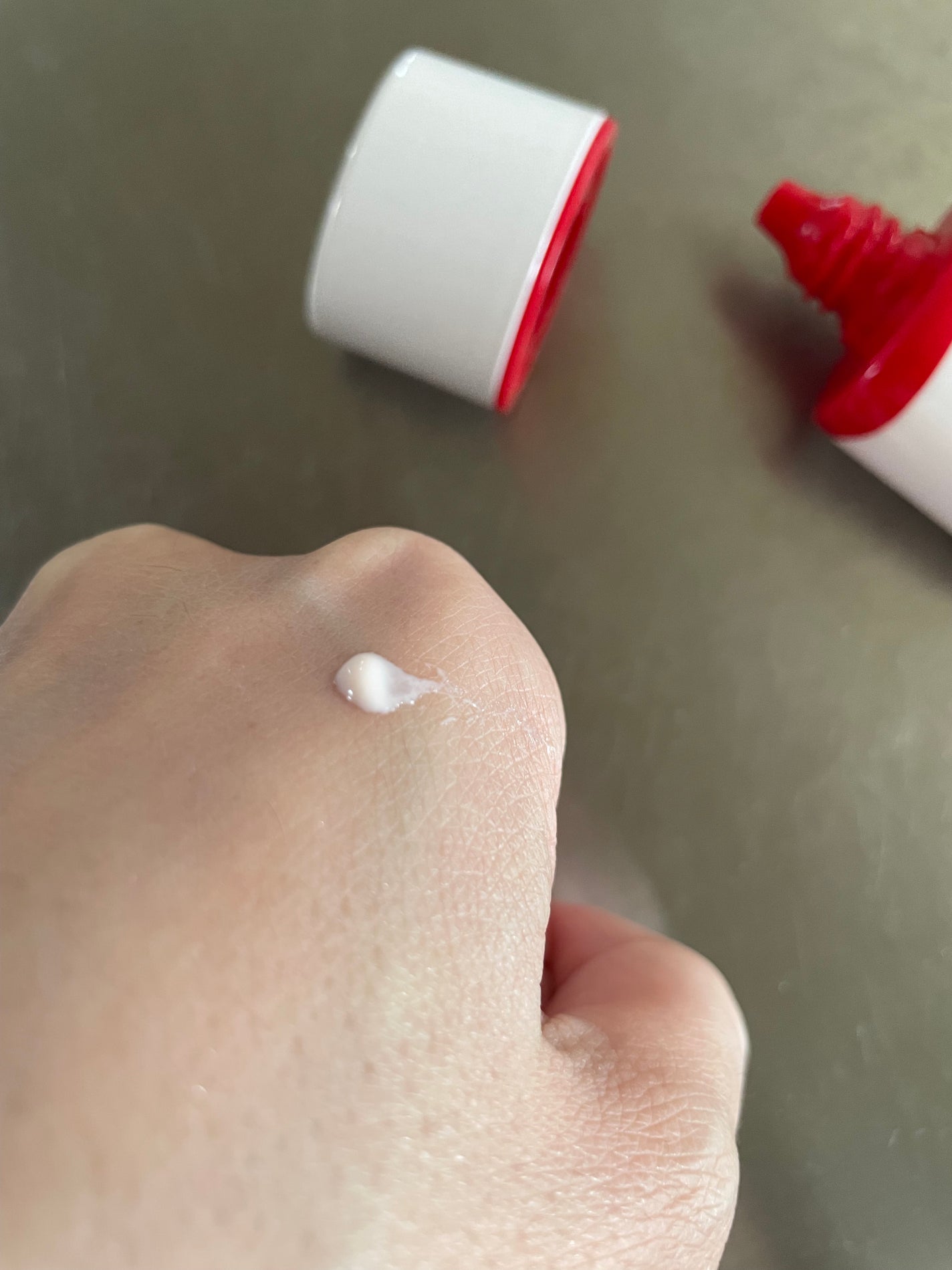 エッセンス スキングロウ ファンデーション/SHISEIDO/リキッドファンデーションを使ったクチコミ(3枚目)