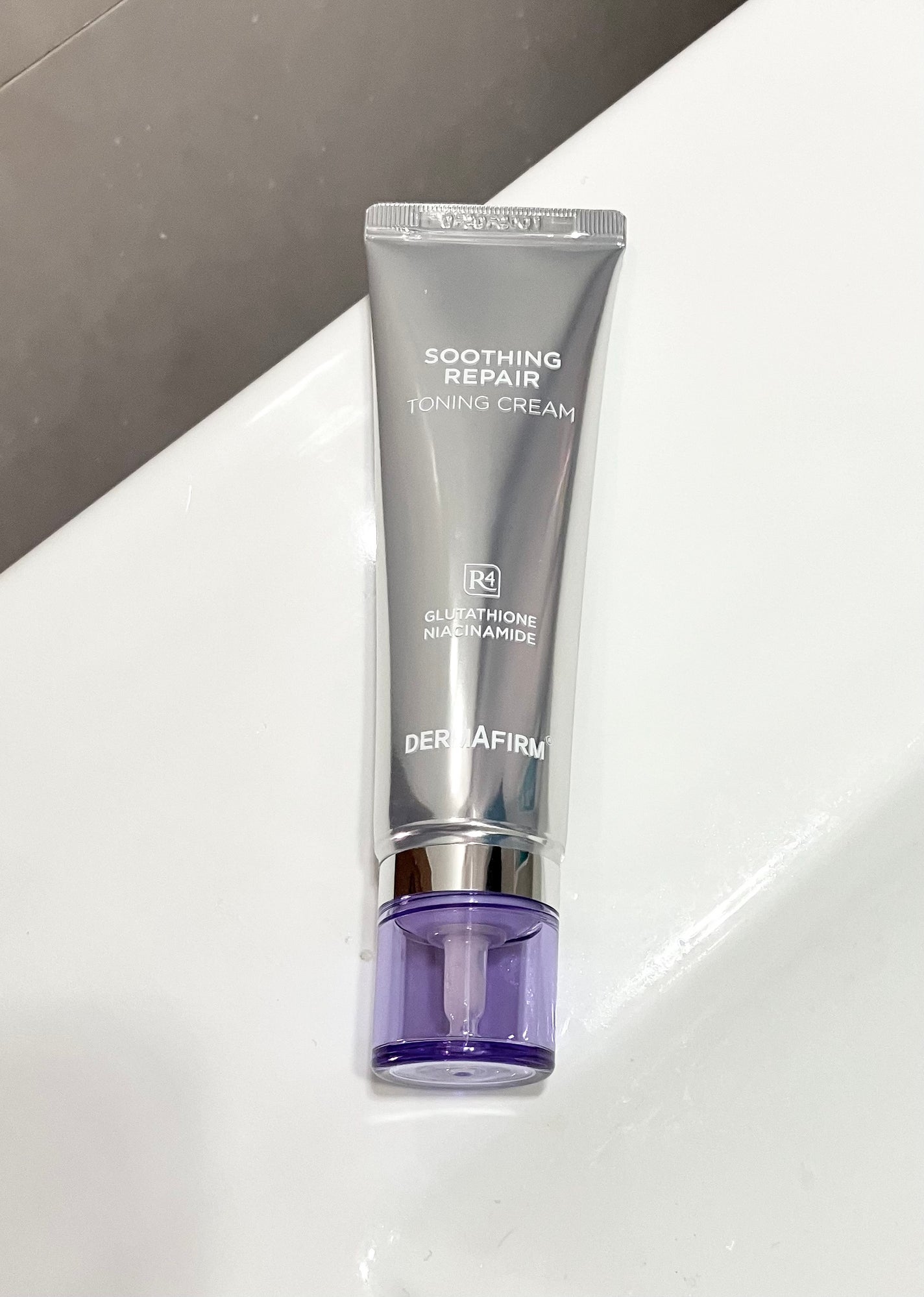 colorful_gloss_12jl on LIPS 「#DERMAFIRM#韓国美容#アンチエイジングシルバーのキラ..」(2枚目)