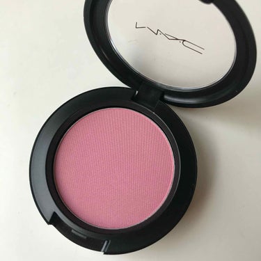 M・A・C パウダー ブラッシュのクチコミ「
⋈﻿POWDER BLUSH/MAC⋈﻿
✓WELL DRESSED/ウェルドレスト

最近.....」（2枚目）