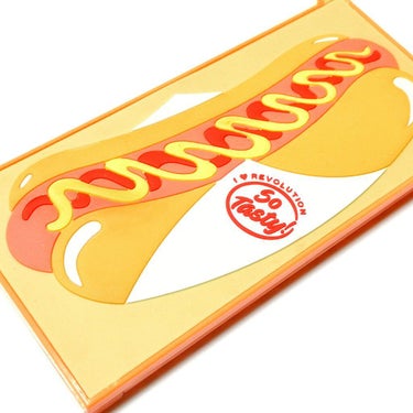 MAKEUP REVOLUTION Tasty Palette Hot Dog﻿のクチコミ「Tasty Palette Hotdog 1列縛りメイクまとめ
﻿﻿
捨て色なんてないんだって.....」（2枚目）