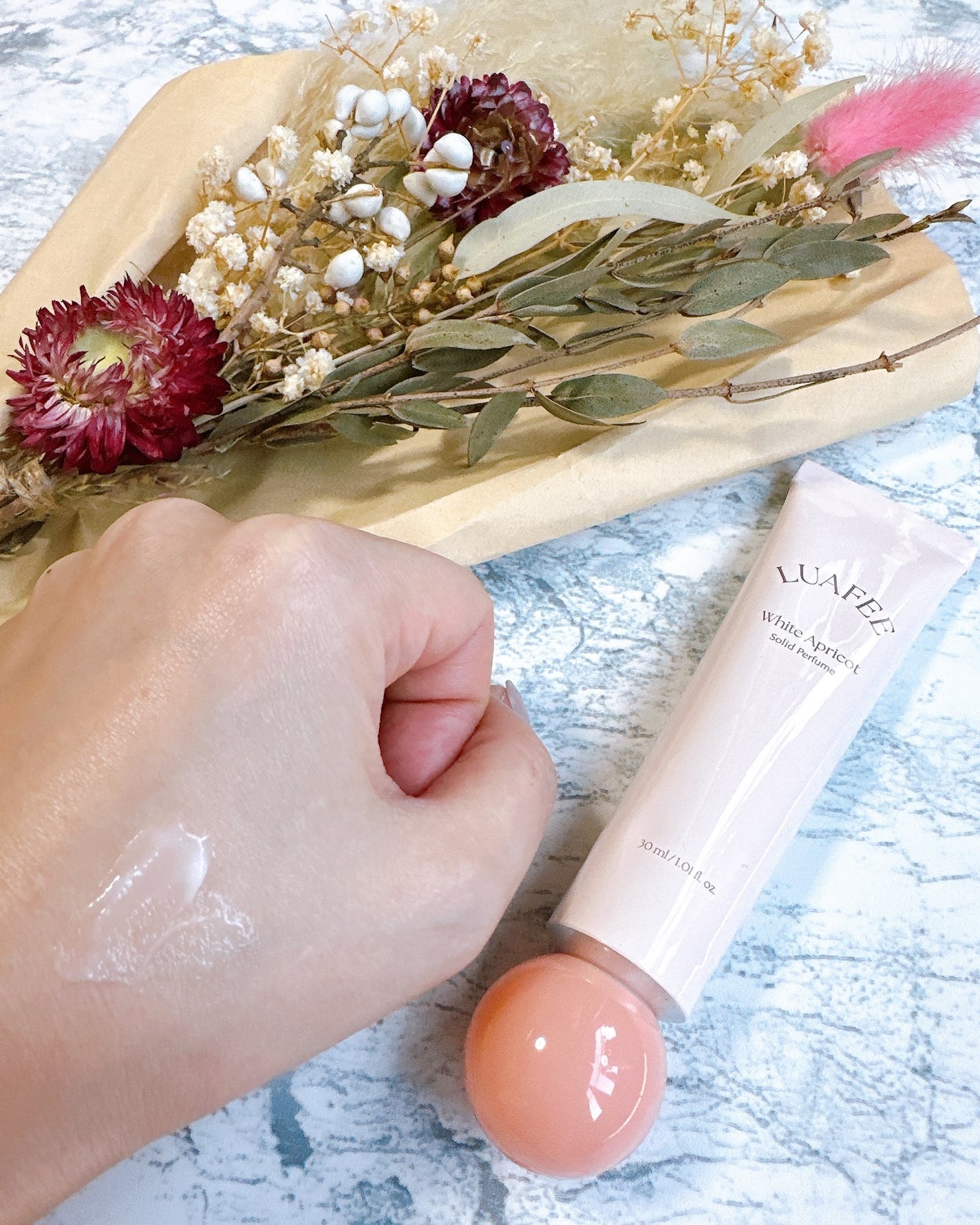 ソリッド パフューム ホワイトアプリコット/LUAFEE/練り香水を使ったクチコミ(2枚目)
