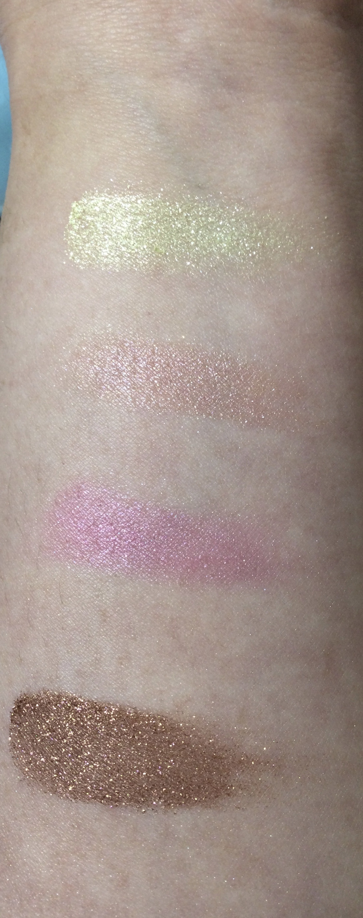 メロウ フィーリング アイズ マスカレード ナイト 002 プレイフルマスク/ESPRIQUE/アイシャドウパレットを使ったクチコミ（3枚目）