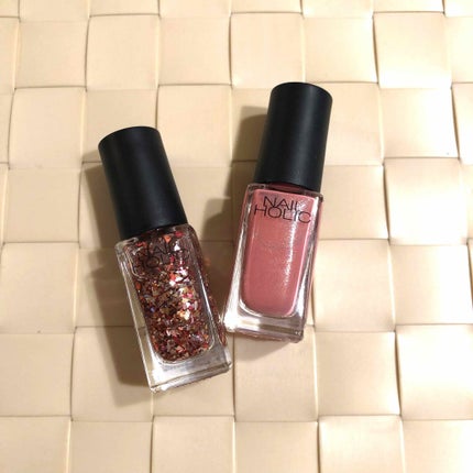 ネイルホリック パーティーフレーク SP023/ネイルホリック/マニキュアを使ったクチコミ(1枚目)