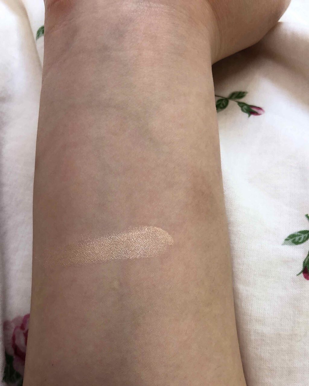 マットラディアンス ベイクドパウダー ハイライト01/ローラ メルシエ/パウダーハイライトを使ったクチコミ(2枚目)