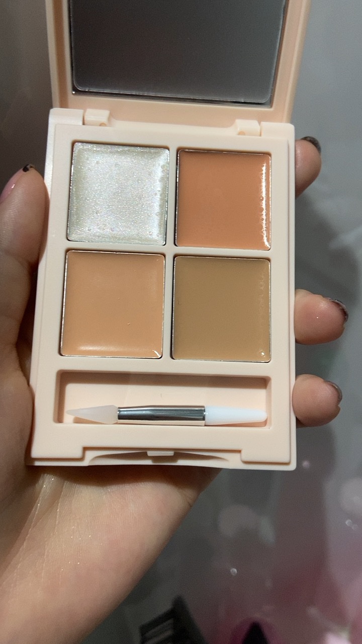 トーンアップ＆カバー コンシーラーパレット 01ピンクベージュ/Kirei&co./パレットコンシーラーを使ったクチコミ（2枚目）