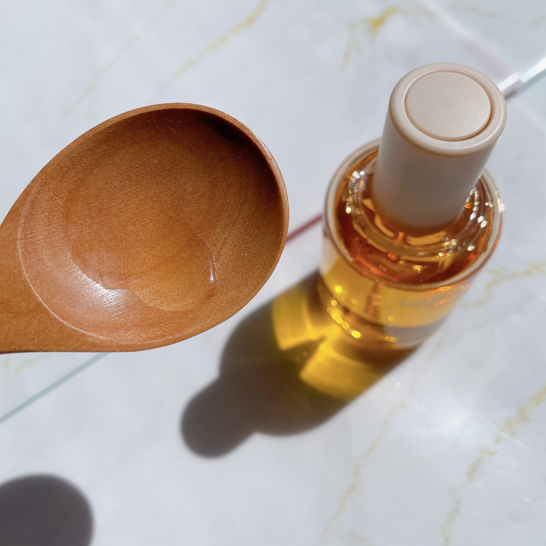 ポリッシュオイル＿アプリコット/La'dor/ヘアオイルを使ったクチコミ（3枚目）