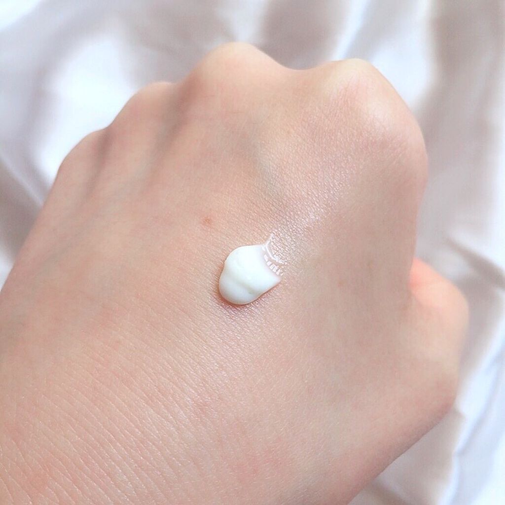 ちかうさ🐰のクチコミ「
塗って寝るだけの毛穴ケアパック🌸

毛穴の黒ずみケアはよくあるけど、
凹凸ケアのはあんまり見.....」（3枚目）