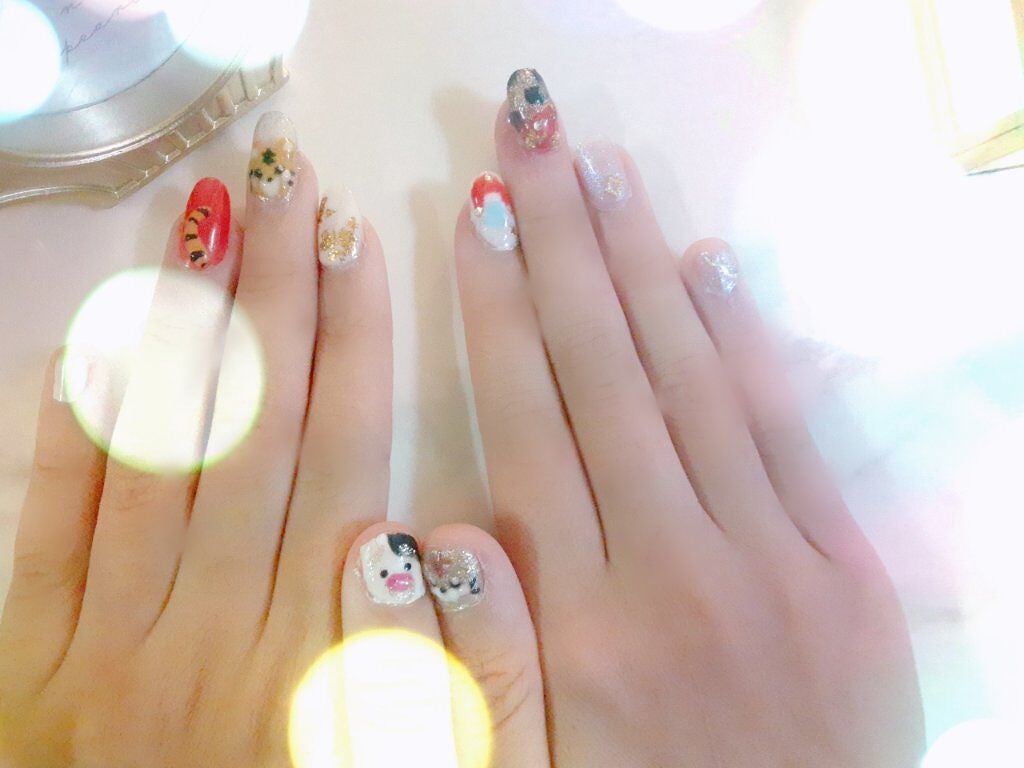 さらたん✧‧˚ on LIPS 「#綺麗は指先からセリアのネイルでセルフネイル💅お正月のネイル⛩..」(1枚目)