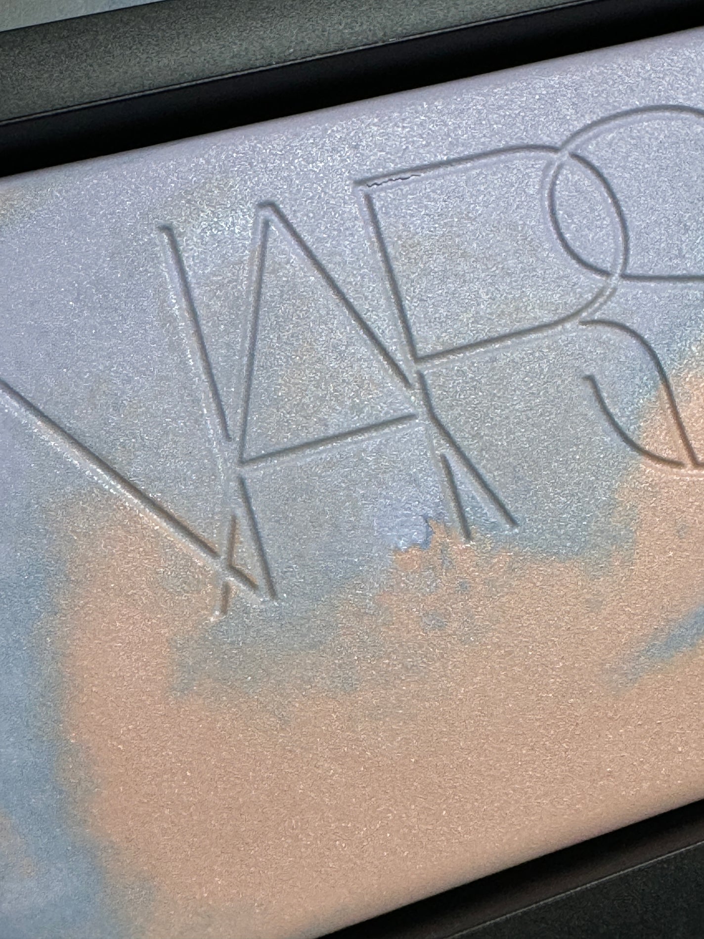 ライトリフレクティング プリズマティックパウダー/NARS/プレストパウダーを使ったクチコミ(2枚目)