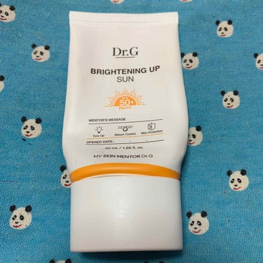 Dr.G
Brightening up sun
SPF50+ PA+++
50 ml

塗ると少しトーンアップ。
香りがベビーパウダーっぽく
ババくさいけど、すぐに飛ぶので気にならない。
サラっと仕上が