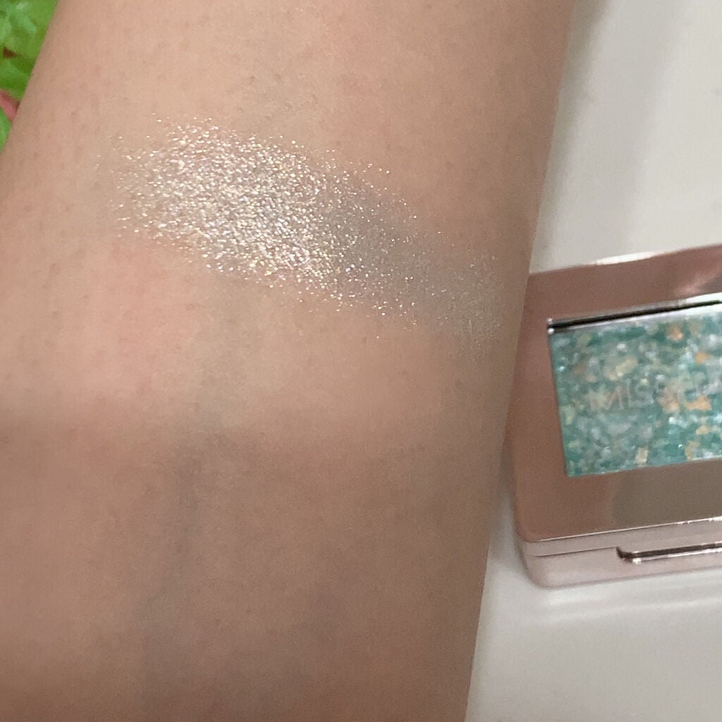 グリッタープリズム シャドウ/MISSHA/グリッターを使ったクチコミ(4枚目)