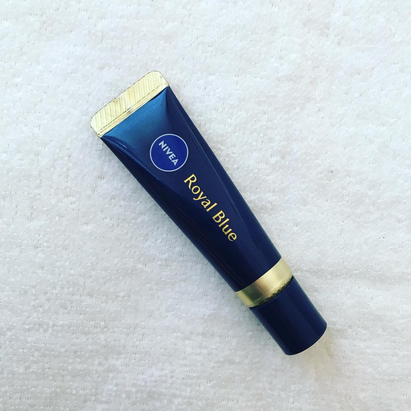 ニベア ロイヤルブルーリップ 濃密美容ケア/ニベア/リップ美容液を使ったクチコミ(2枚目)