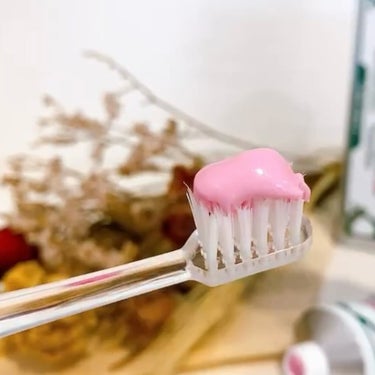 EUTHYMOL オリジナル歯磨き粉のクチコミ「・
＼イギリスから日本上陸／

もうみんな知ってるかな？
ピンクの歯磨き粉〜🪥✨

🦷✨EUT.....」（2枚目）