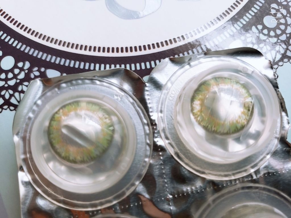 フラワーアイズ ワンデー クロッシェ/株式会社ビューフロンティア/ワンデー（１DAY）カラコンを使ったクチコミ（2枚目）