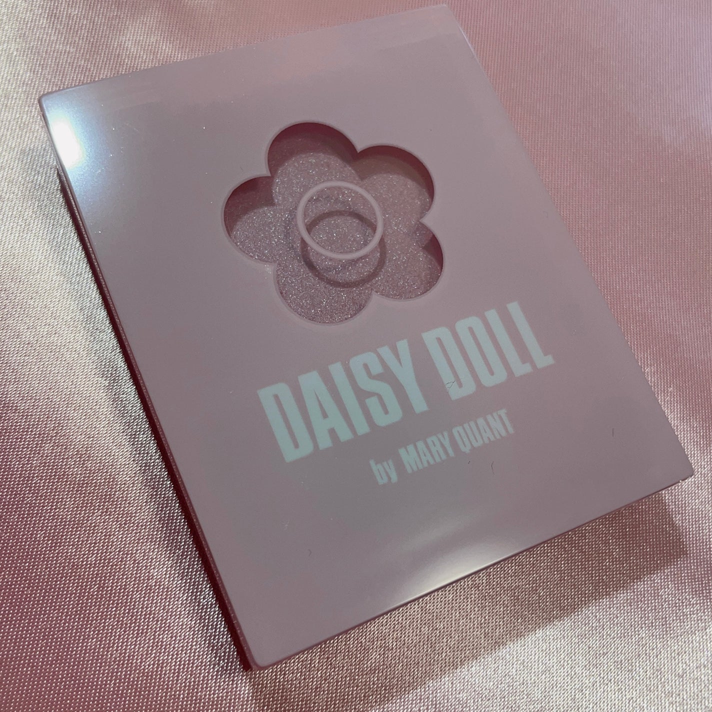 パウダーブラッシュ/DAISY DOLL by MARY QUANT/パウダーチークを使ったクチコミ(1枚目)