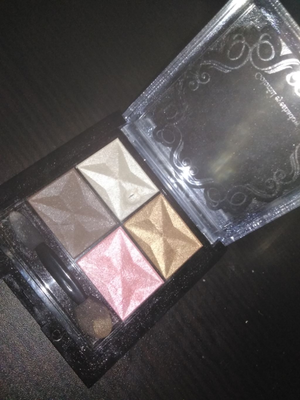 カラフルアイシャドウ/DAISO/アイシャドウパレットを使ったクチコミ(2枚目)