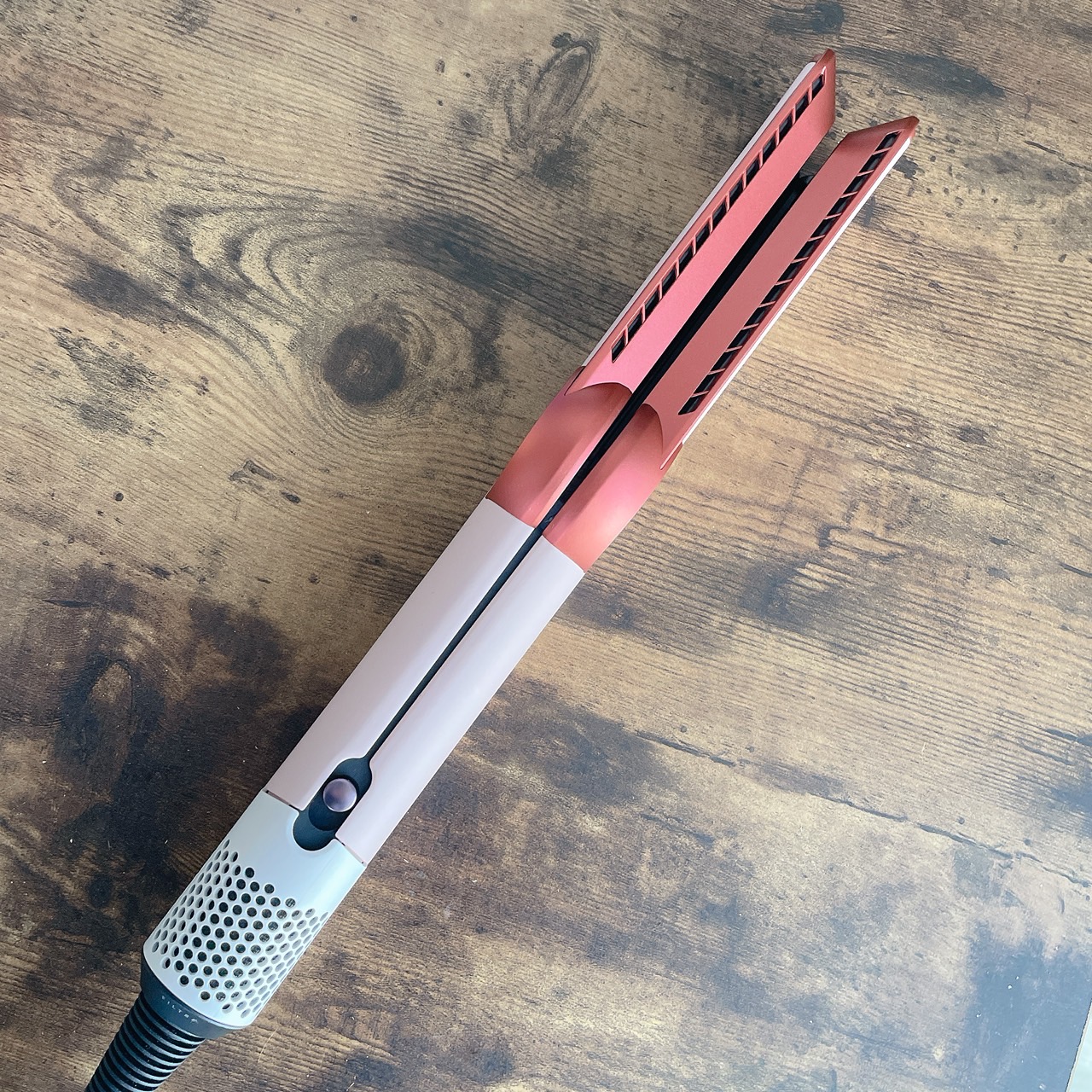 Dyson Airstrait™ストレイトナー/dyson/ドライヤーを使ったクチコミ（1枚目）