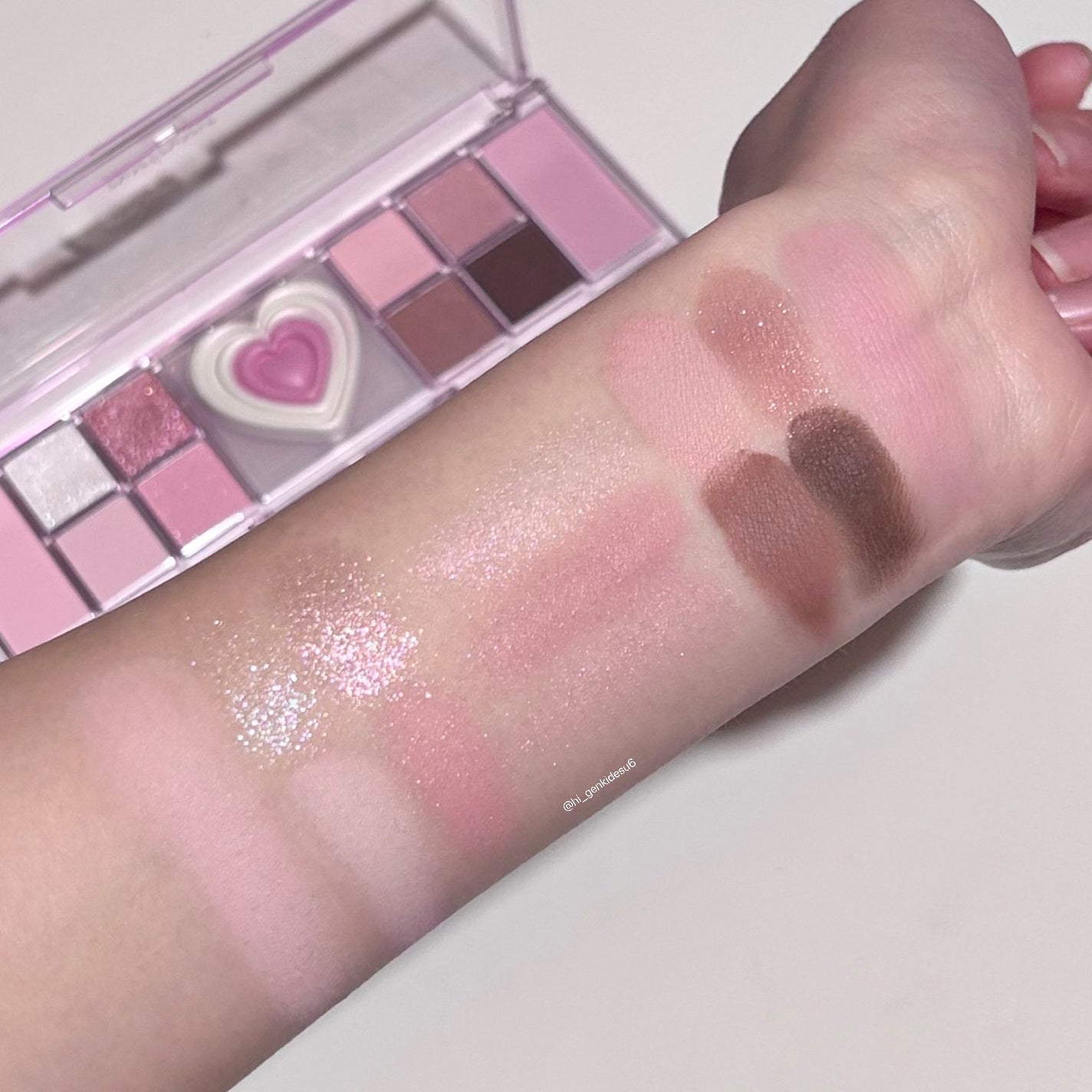 ソフトブラーリングアイパレット/wakemake/アイシャドウパレットを使ったクチコミ(4枚目)