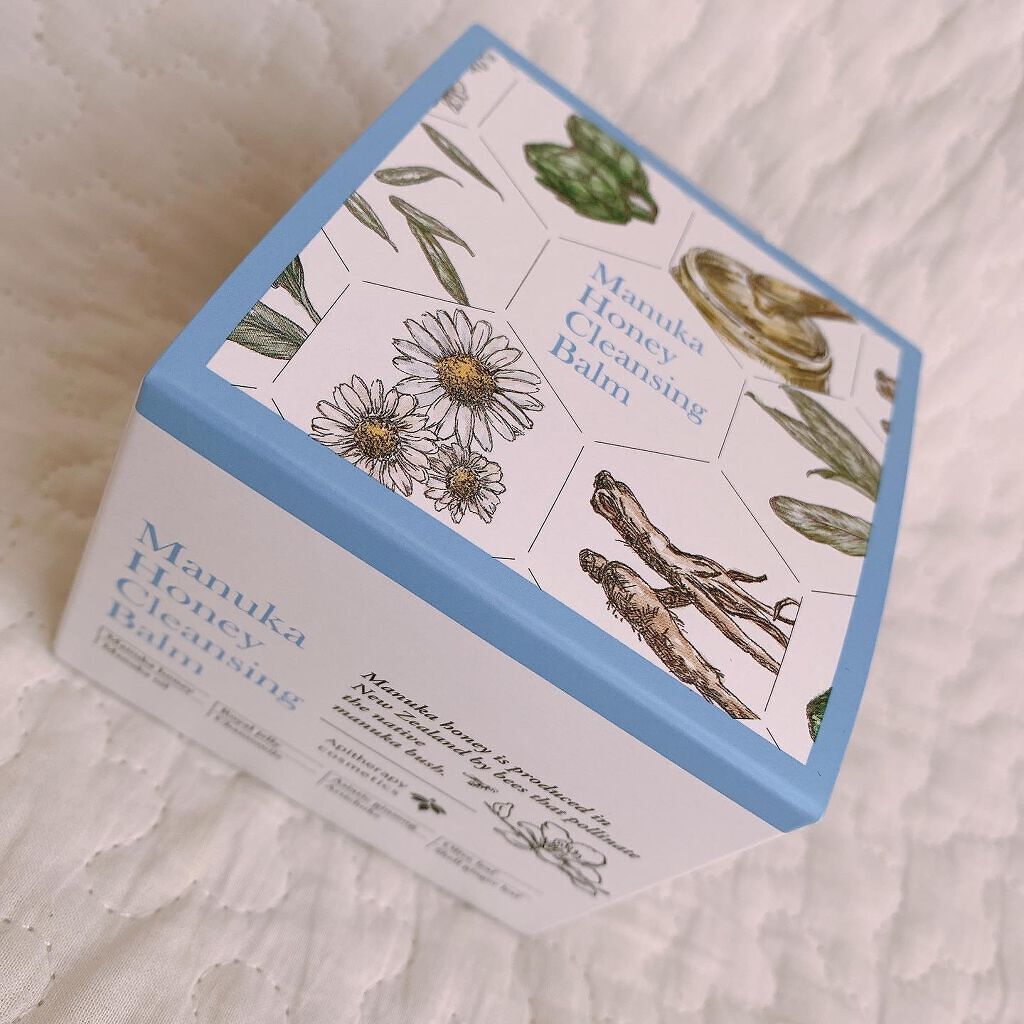 ·
蜂蜜🍯で有名な山田養蜂場の
生マヌカハニーをはじめ、美容成分を
たっぷり含んだクレンジングバーム𓂃🎀𓈒𓏸

固形バームなんだけど、肌に乗せると
体温で溶けて、とろとろっと肌馴染みがよく
メイク落ち、小鼻のザラつきなどスルッと
