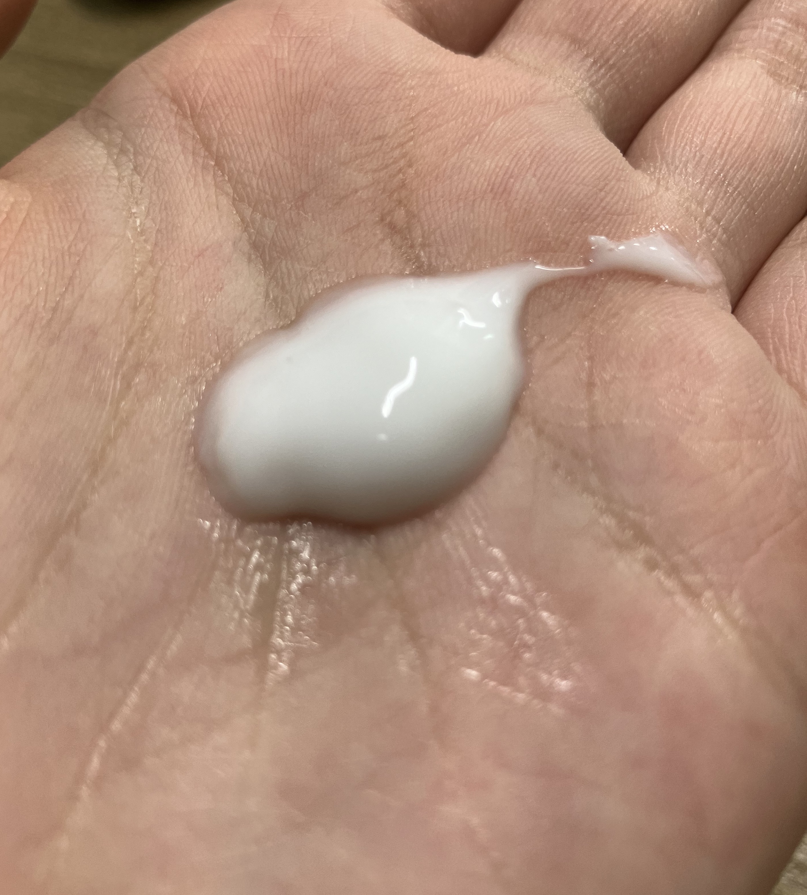 プルント　リライト美容液ヘアミルク　レッドワイン/Purunt./ヘアミルクを使ったクチコミ（2枚目）