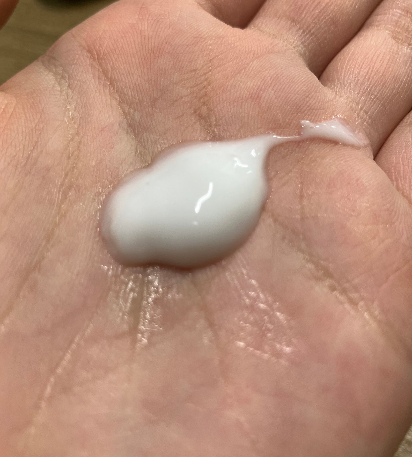 プルント リライト美容液ヘアミルク レッドワイン/Purunt./ヘアミルクを使ったクチコミ(2枚目)