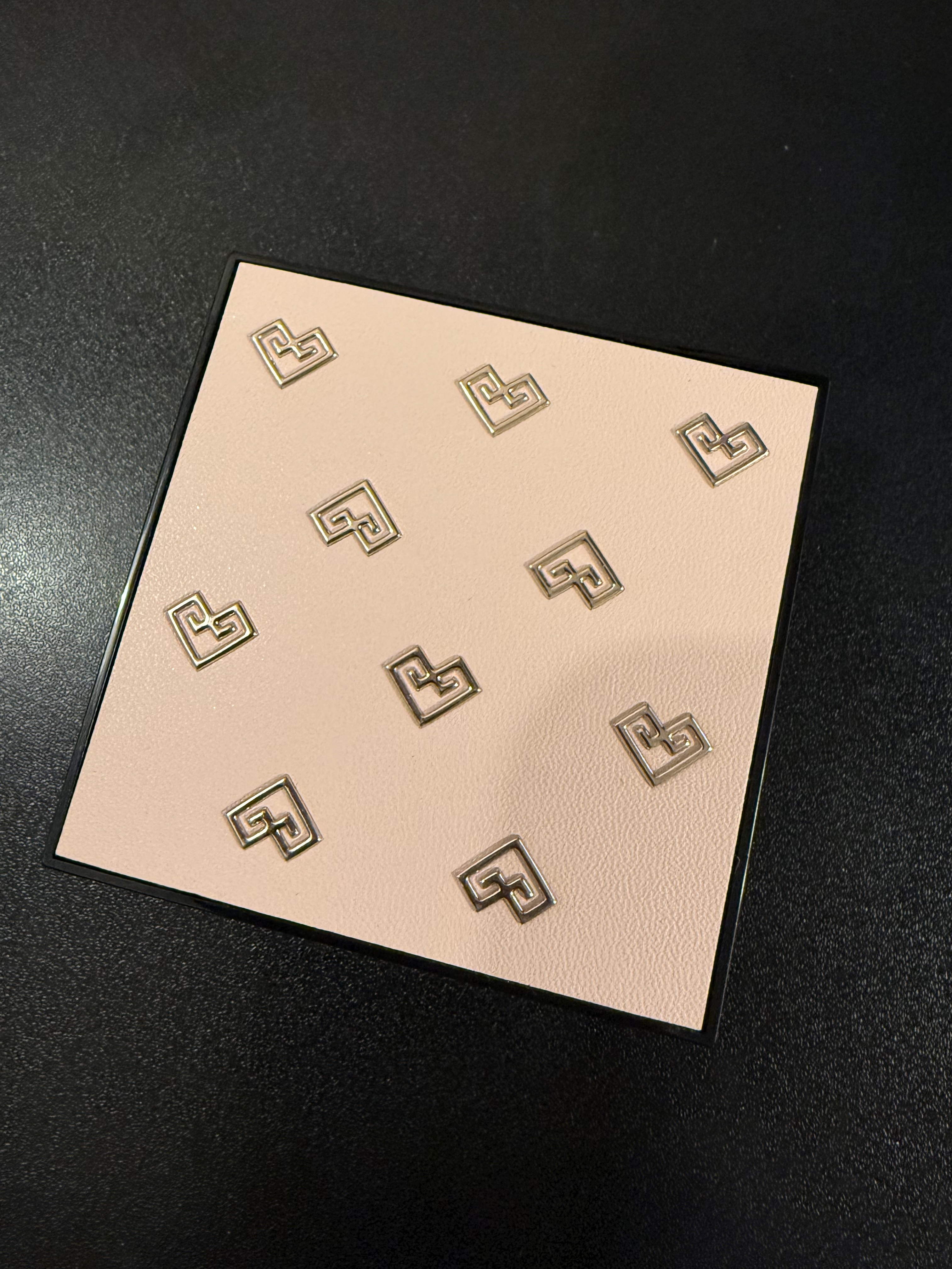 プリズム・リーブル・プレストパウダー	/GIVENCHY/プレストパウダーを使ったクチコミ（3枚目）