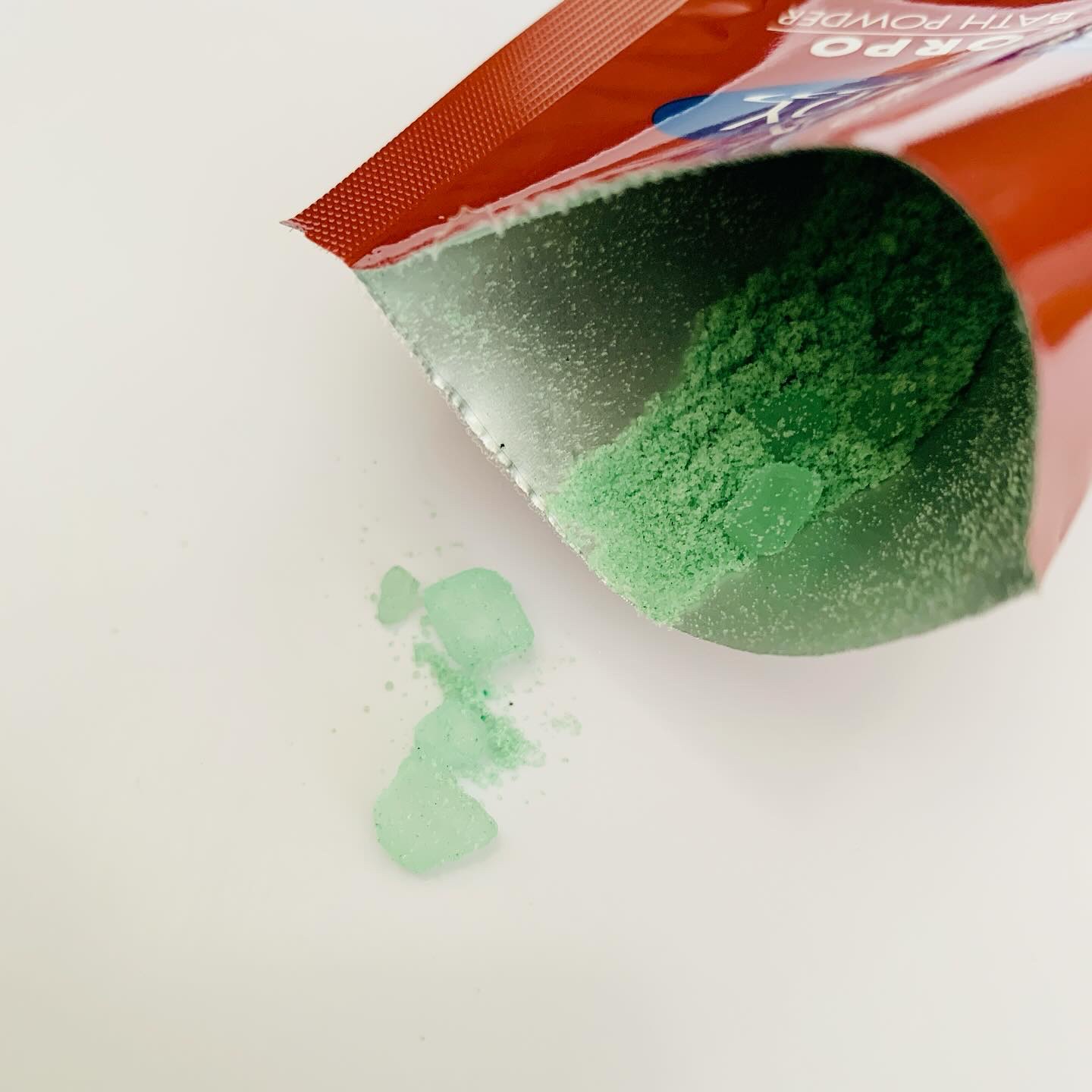 ミネラルバスパウダーオリジナル/イルコルポ/無機塩系入浴剤を使ったクチコミ（3枚目）