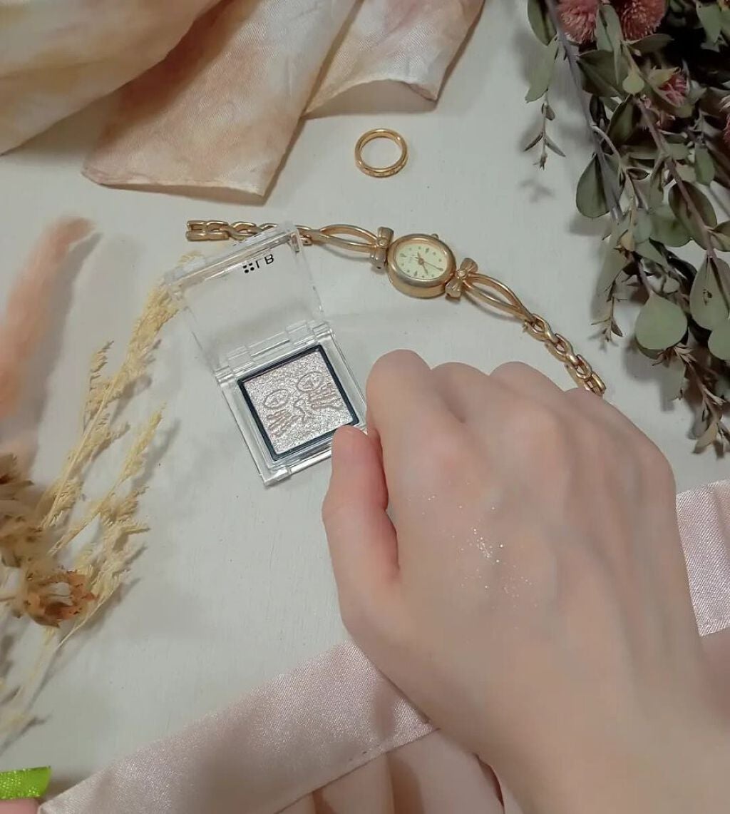 Galaxy Shadow(ギャラクシーシャドウ)/LB/単色アイシャドウを使ったクチコミ(4枚目)