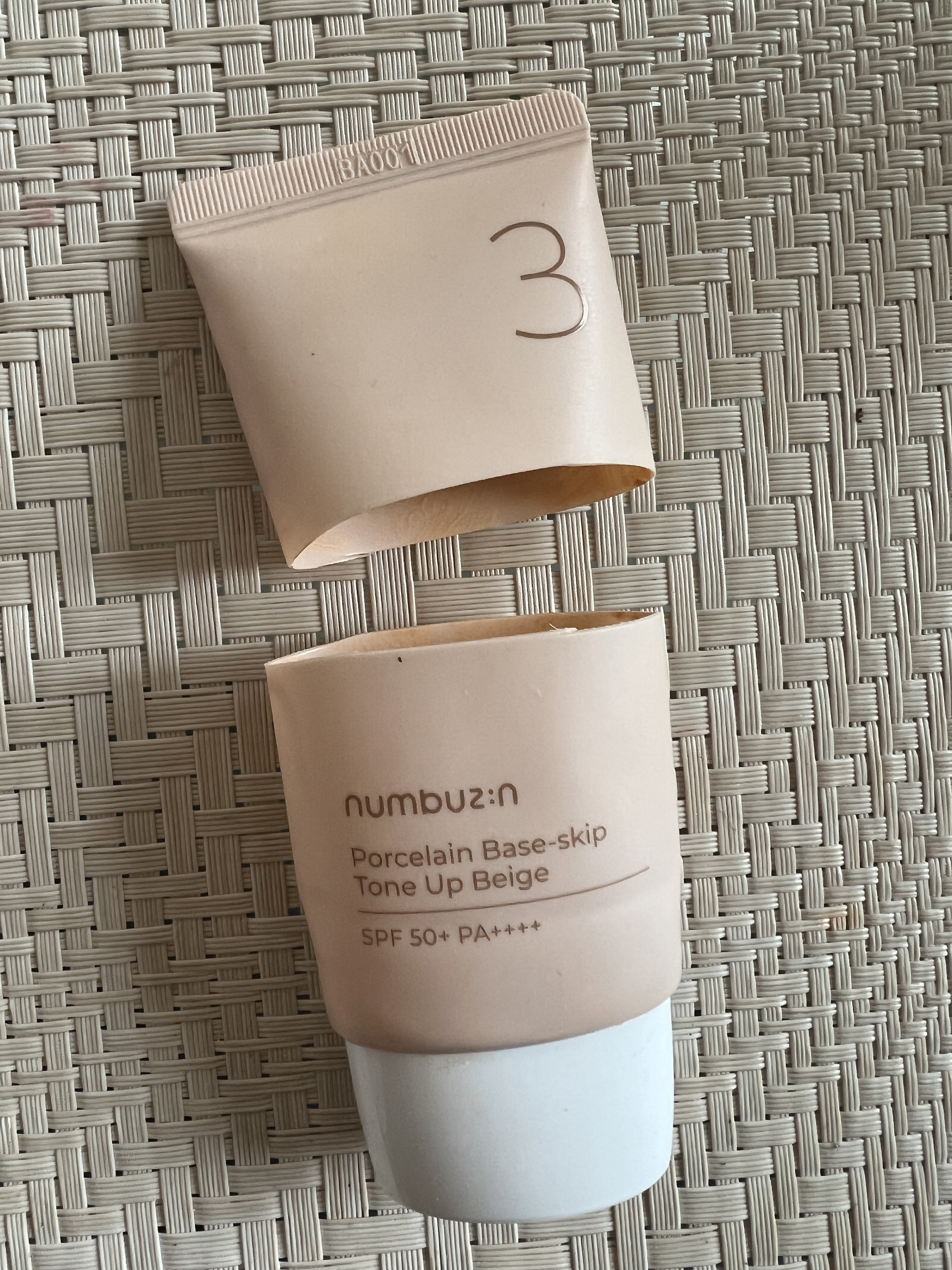 3番 ノーファンデ陶器肌トーンアップクリーム/numbuzin/化粧下地を使ったクチコミ（2枚目）