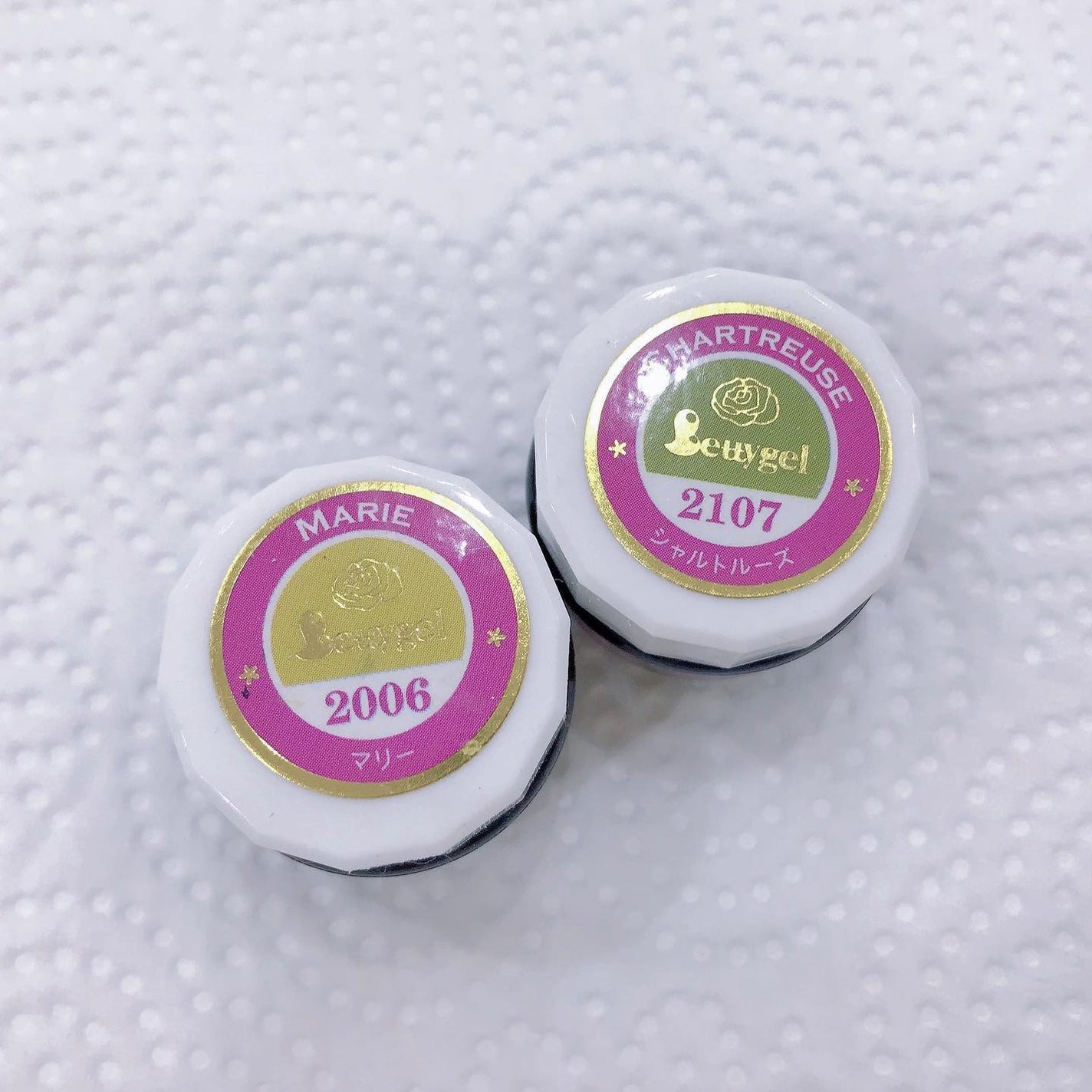 なかやまちえこ on LIPS 「個性派カラーのフレンチネイル💅⠀⠀色はミックスしました!⠀@k..」(2枚目)