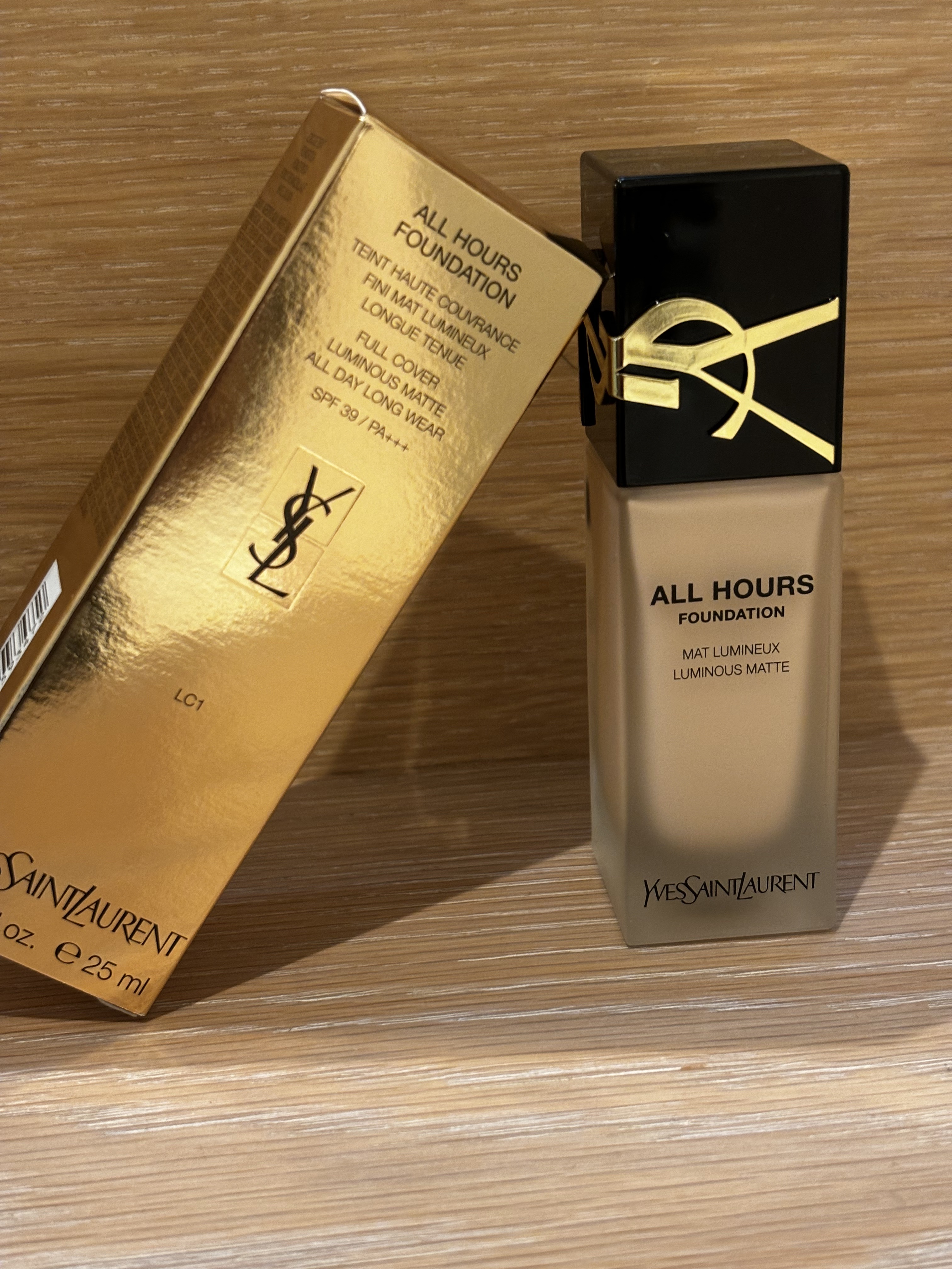 オールアワーズ リキッド LC1/YVES SAINT LAURENT BEAUTE/リキッドファンデーションを使ったクチコミ（1枚目）