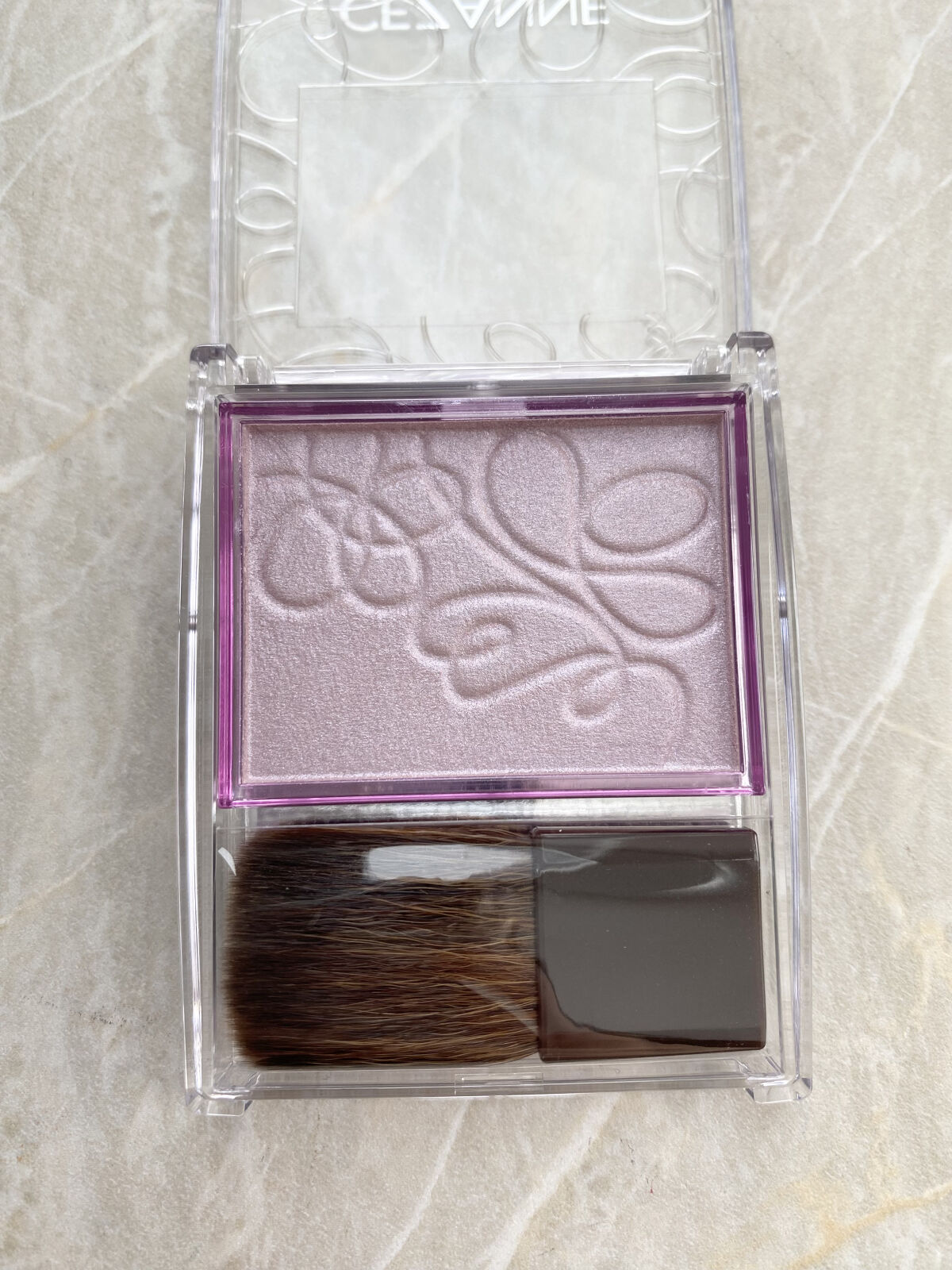 パールグロウニュアンサー/CEZANNE/パウダーハイライトを使ったクチコミ（2枚目）