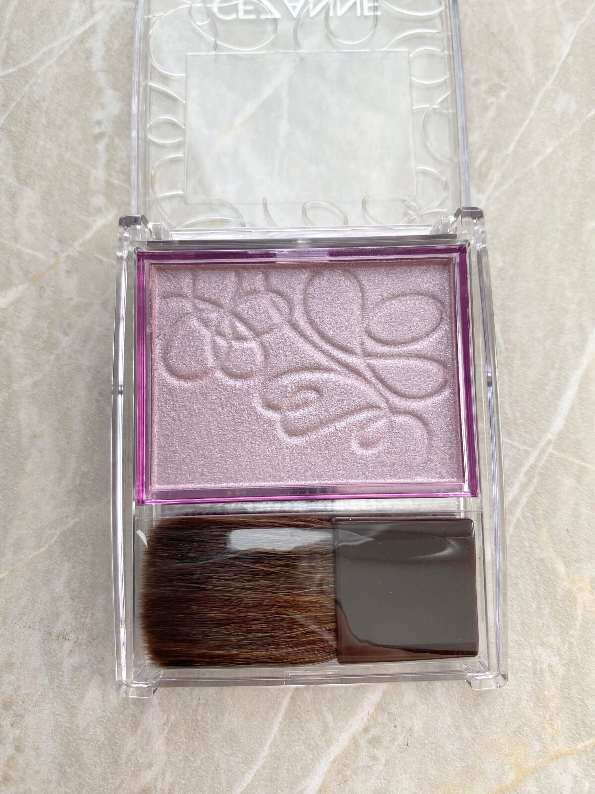 パールグロウニュアンサー/CEZANNE/パウダーハイライトを使ったクチコミ(2枚目)