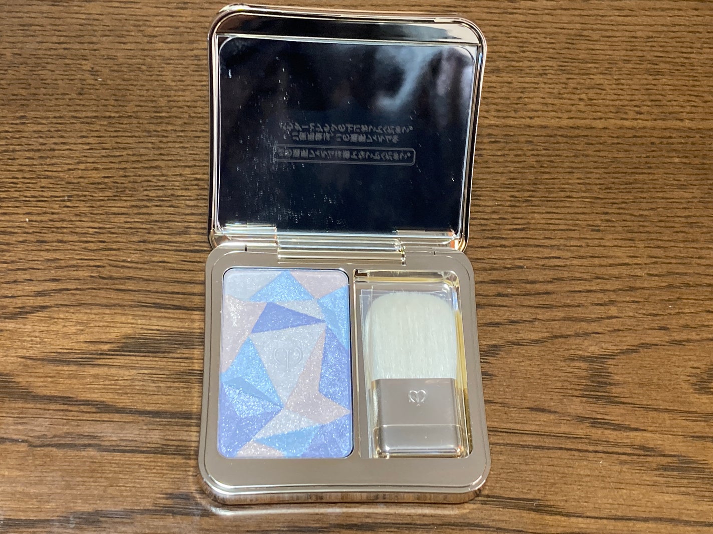 クレ・ド・ポー ボーテ レオスールデクラ/クレ・ド・ポー ボーテ/パウダーハイライトを使ったクチコミ(6枚目)