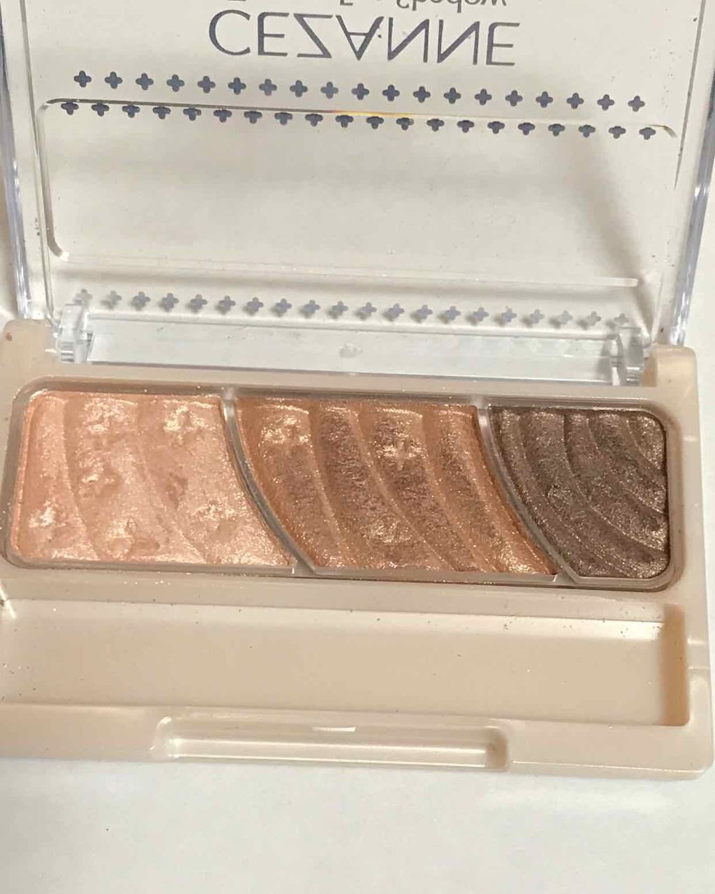 トーンアップアイシャドウ/CEZANNE/アイシャドウパレットを使ったクチコミ(1枚目)