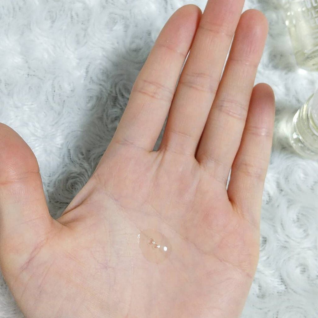 LiLi on LIPS 「\いくつもある大人の肌悩みへ応える救世主/肌への優しさと結果を..」(4枚目)