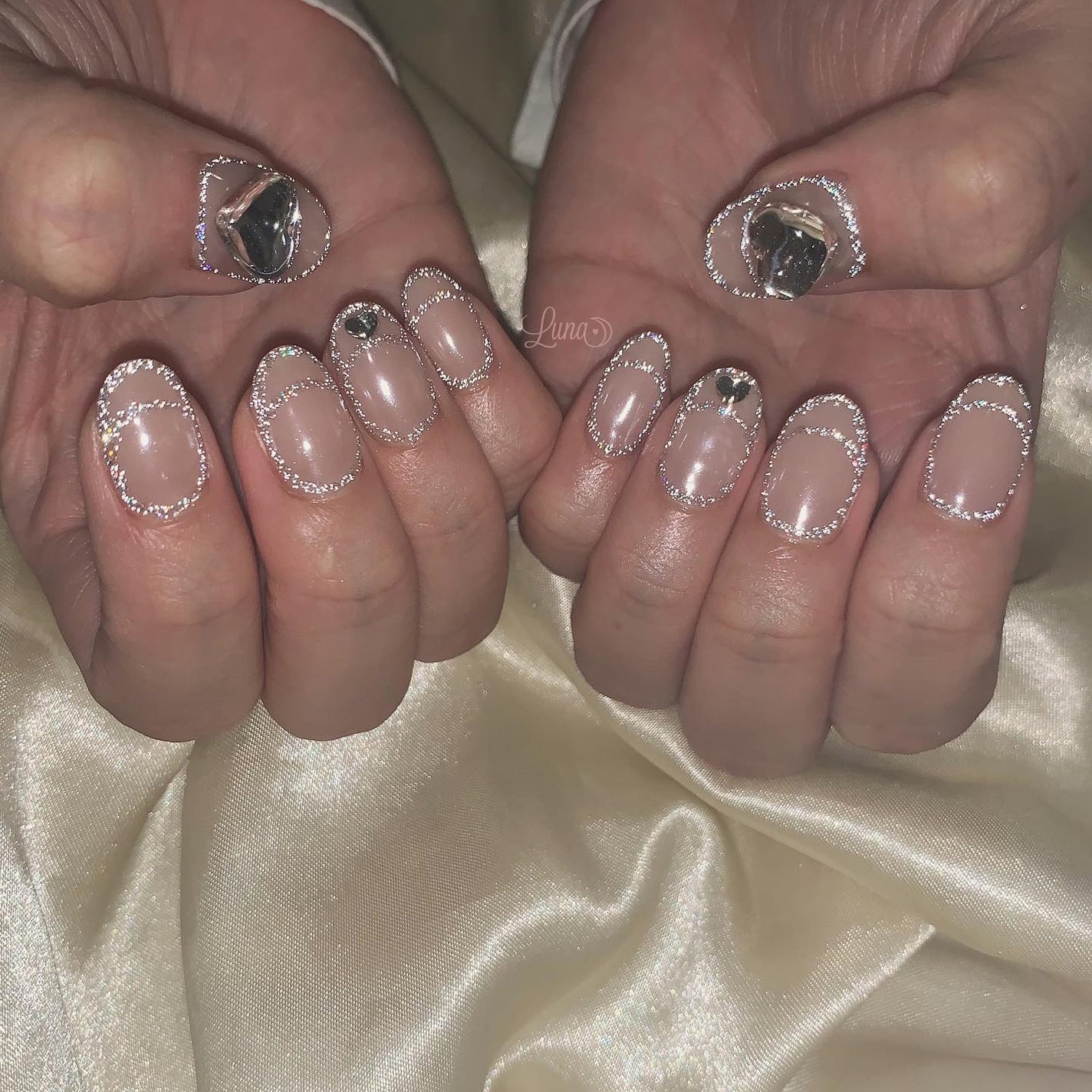 Iuna. Mizuki on LIPS 「.囲みフレンチ🤍#nail#nailstagram#gelna..」(2枚目)