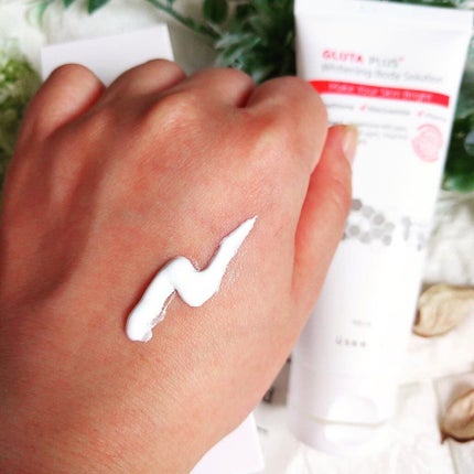 グルタプラスホワイトニングボディソリューション/Useemi/ボディローションを使ったクチコミ(4枚目)