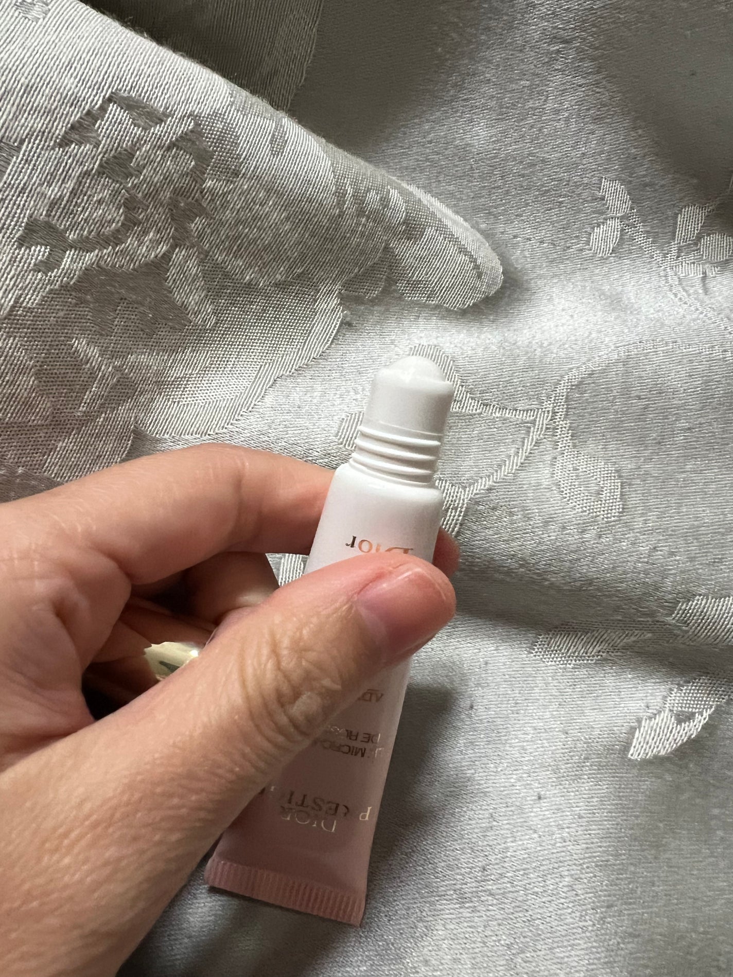 プレステージ マイクロ セラム ド ローズ ユー/Dior/アイケア・アイクリームを使ったクチコミ(3枚目)