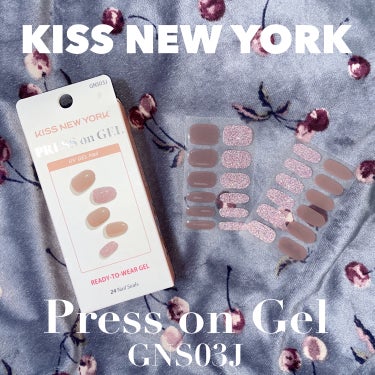 KISS NEW YORK プレスオンジェルのクチコミ「KISS NEW YORK
プレスオンジェル GNS03J

硬化するタイプのネイルシール！
.....」（1枚目）
