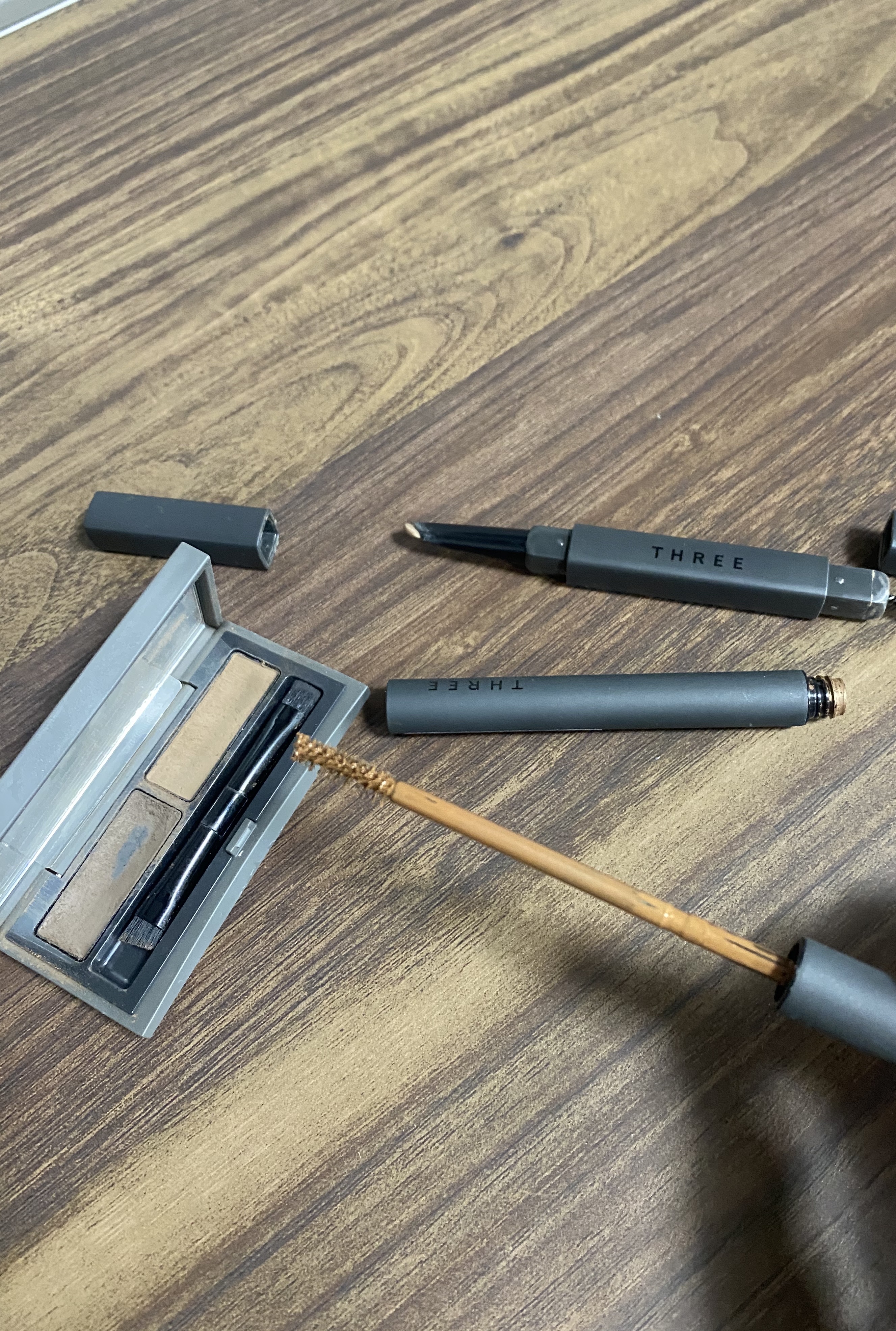 アドバンスドアイデンティティ ブラウシェーピングデュオ/THREE/パウダーアイブロウを使ったクチコミ（3枚目）