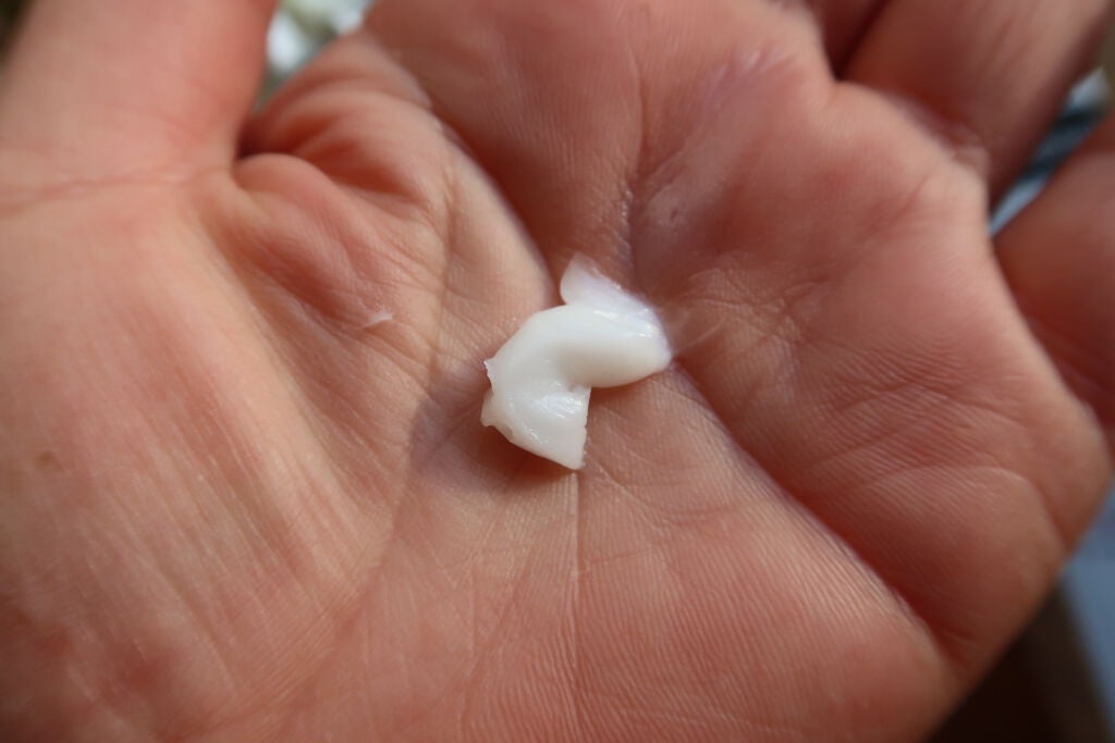 ミスクレオ on LIPS 「ニュートロジーナってドラッグストアでも購入できるしパケもおしゃ..」(2枚目)