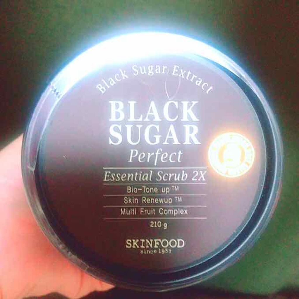 ブラックシュガー パーフェクト エッセンシャル スクラブ2X/SKINFOOD/洗い流すパック・マスクを使ったクチコミ（1枚目）
