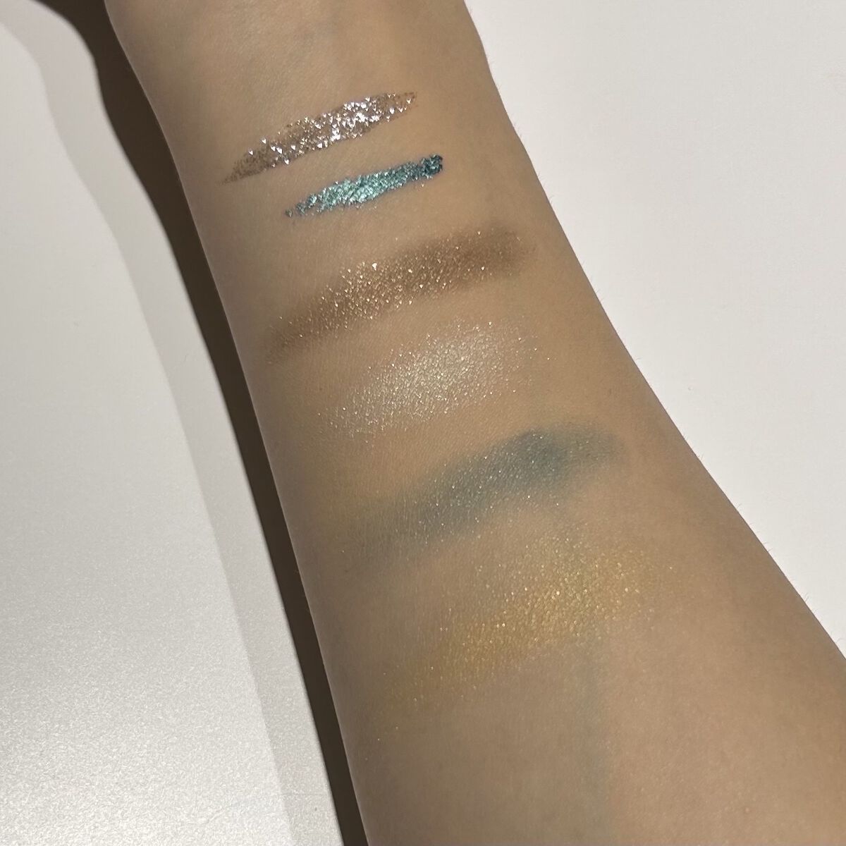 インフィニット シングル アイズ/RMK/単色アイシャドウを使ったクチコミ（2枚目）