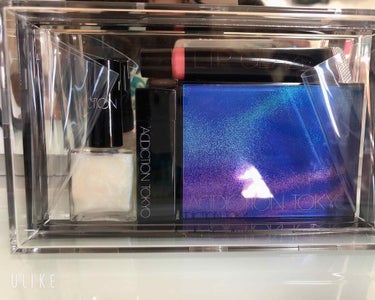 ホリデー アディクション “イリディセント ユーフォリア” EYESHADOW PALLETE L/ADDICTION/メイクアップキットを使ったクチコミ（1枚目）