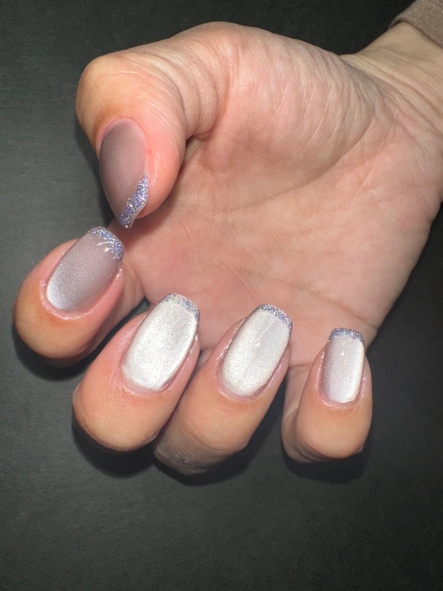 ちゃーん♡ on LIPS 「ジェルネイルデザイン🫶#ジェルネイル#ネイルデザイン#マグネッ..」(4枚目)