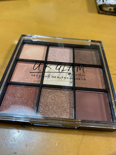 UR GLAM　BLOOMING EYE COLOR PALETTE/U R GLAM/パウダーアイシャドウを使ったクチコミ（1枚目）