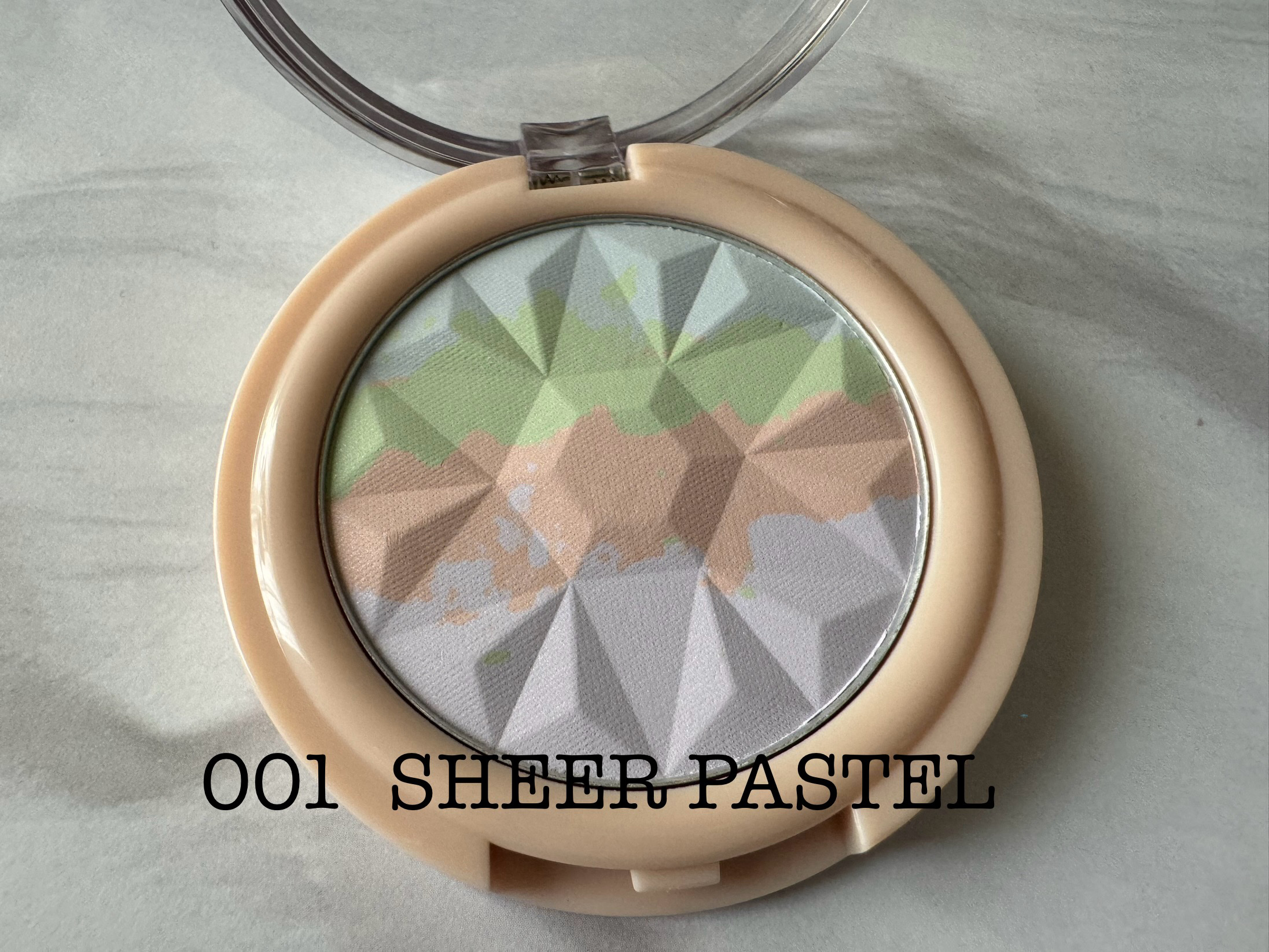 レブロン ルーセント フィニッシュ パウダー/REVLON/プレストパウダーを使ったクチコミ（3枚目）