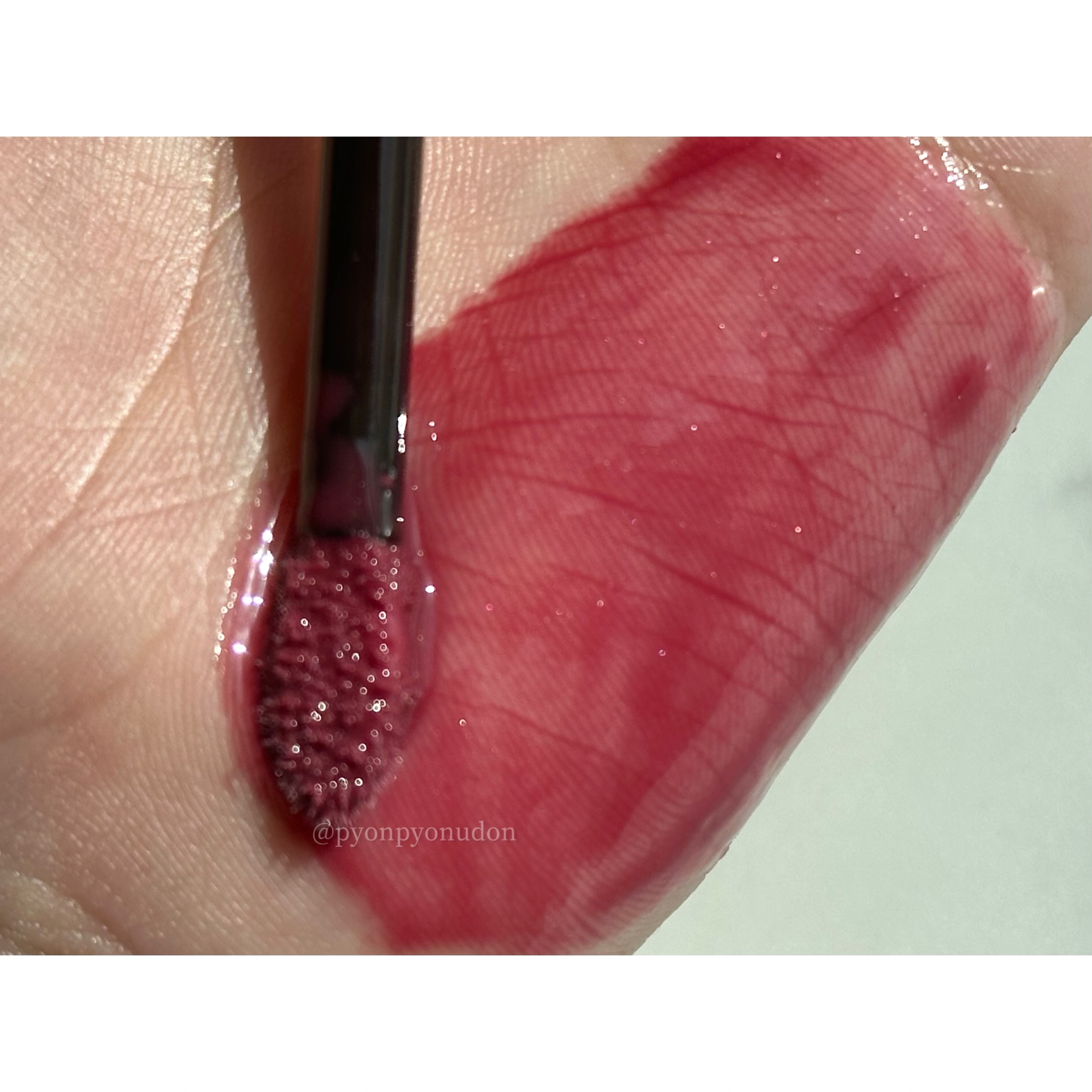 グロス リュクス 04 エクスクイジット/TOM FORD BEAUTY/リップグロスを使ったクチコミ（3枚目）