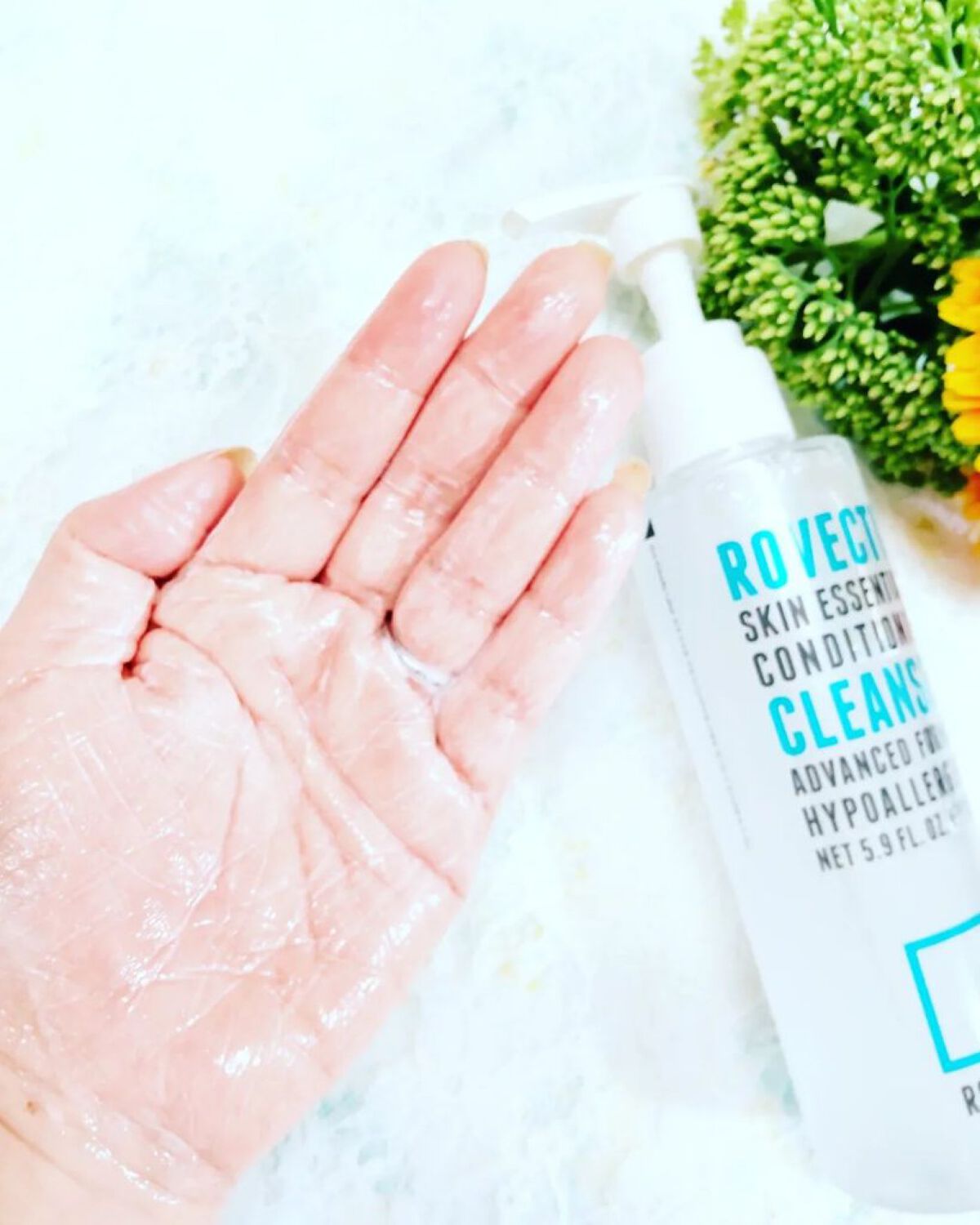 ロベクチン エッセンシャル クレンザーのクチコミ「「韓国生まれ 6種のヒアルロン酸配合💙ジェル洗顔料です」

ロベクチン エッセンシャルクレンザ.....」（3枚目）